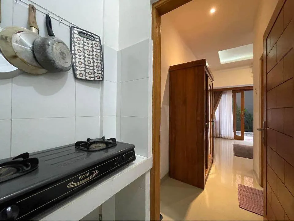 Kamar Kodel1 Apartment Seminyak